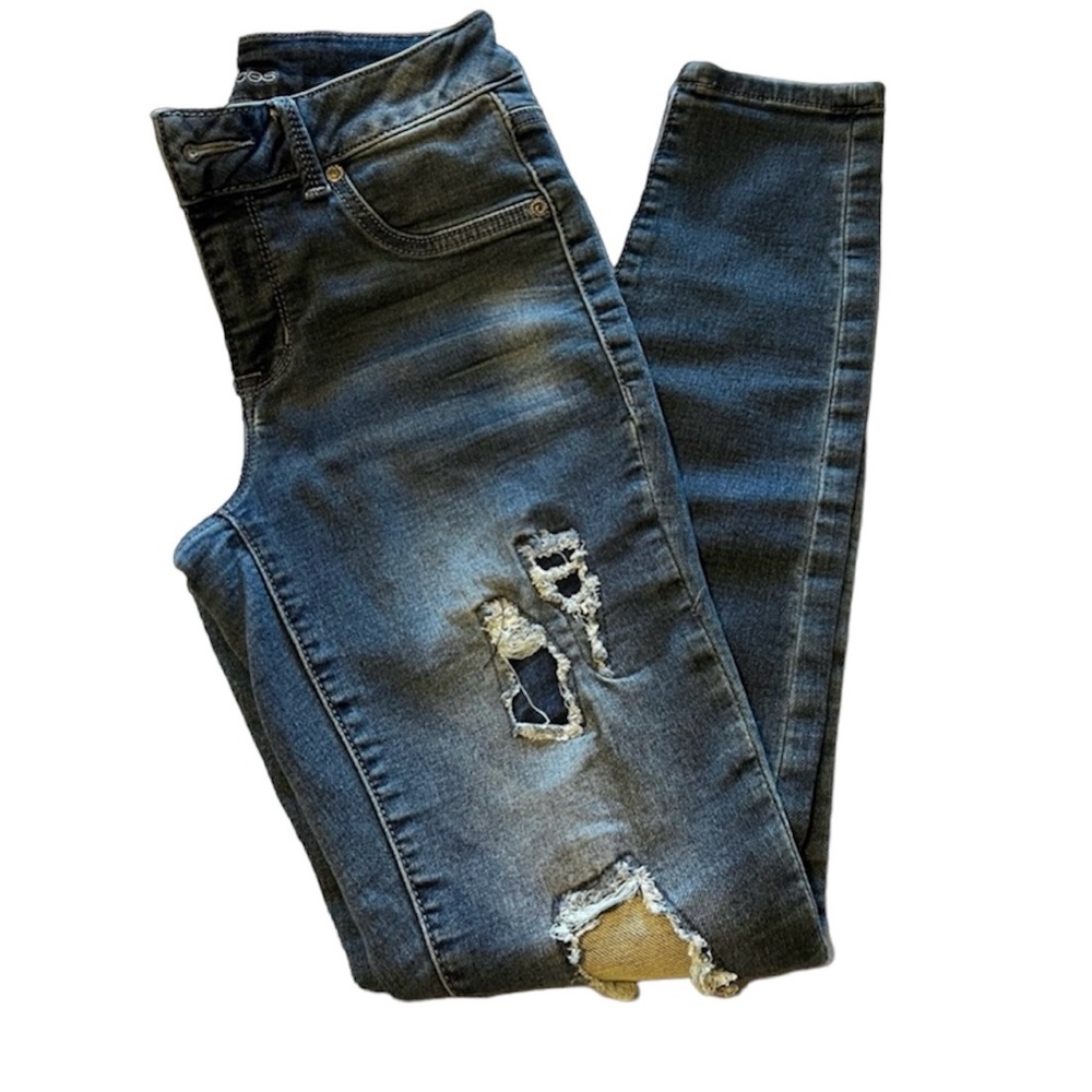 Maurice's Women's Torn and Distressed Jeans Sz 4 Reg